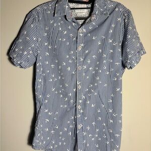 Denim & Flower Men's Size S blue Striped Short-Sleeve Shirt with Bird Print